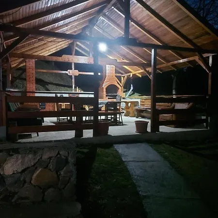 Pensiunea Poiana Luminoasa *