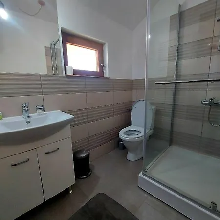 Pensiunea Poiana Luminoasa Villa *
