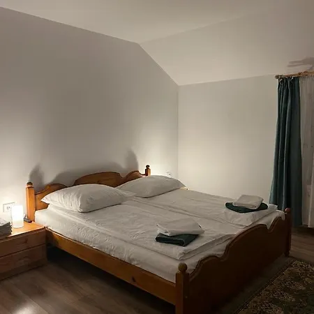 Villa Pensiunea Poiana Luminoasa Bughea de Jos