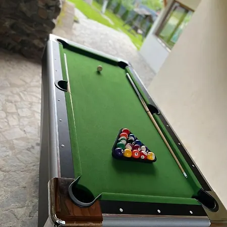 Pensiunea Poiana Luminoasa Villa *